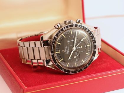 Incredible find : a Speedmaster 105.012-65 almost never worn