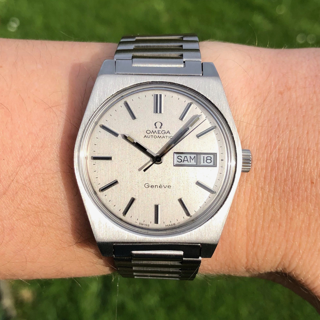 1975 Omega Genève Automatic with Satin Silver Sunburst Dial and Onyx style Markers in Stainless Steel Model 165.070